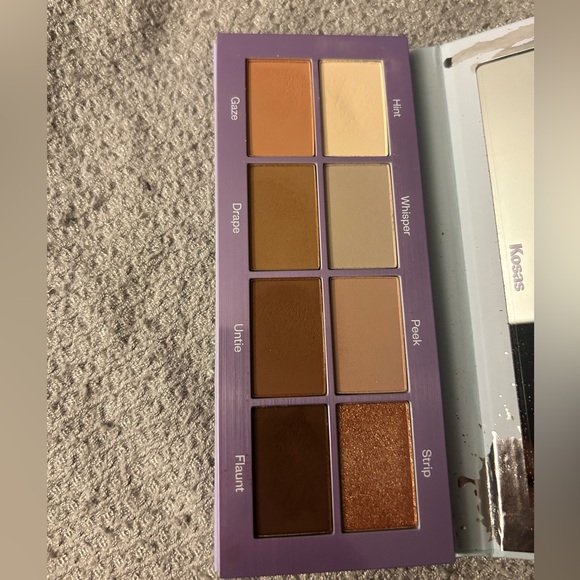 Kosas UNDRESSED Eyeshadow Palette with Matte and Shimmer Finishes - Picture 4 of 7